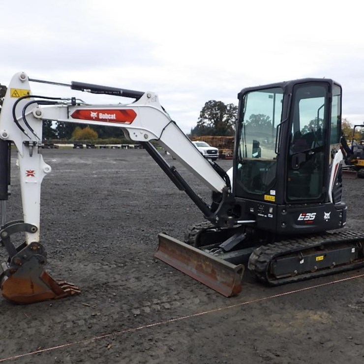 2022 BOBCAT E35i