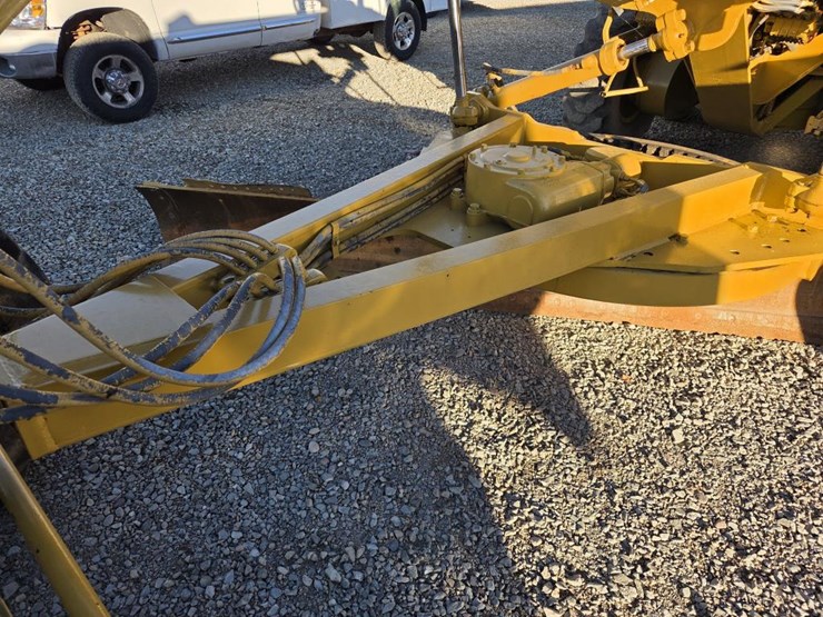 caterpillar-140-image-14