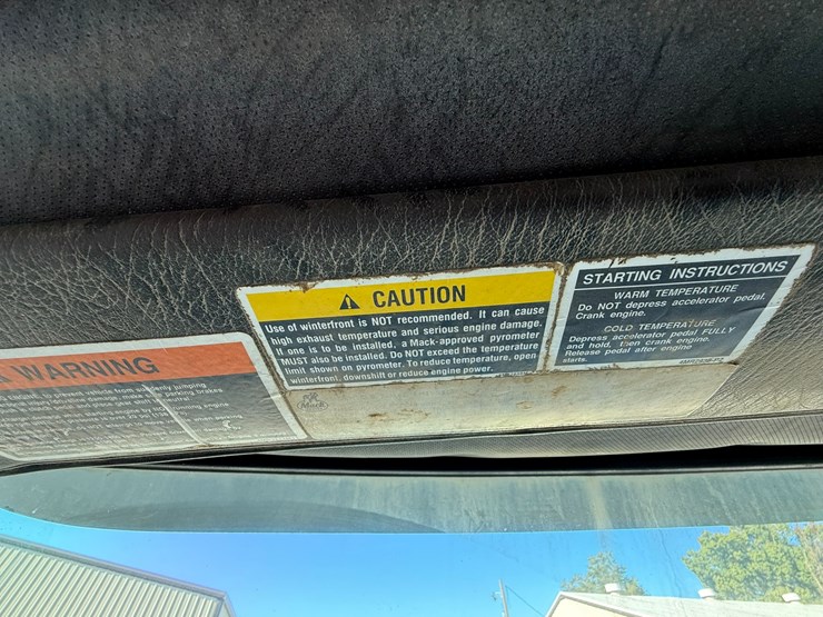 1995-mack-ch613-image-94