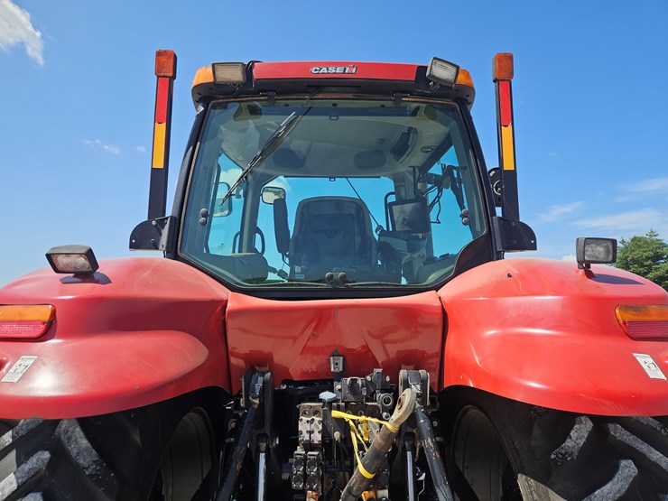 2011-case-ih-magnum-225-image-14