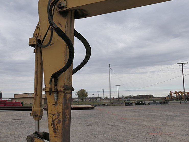 caterpillar-215d-image-11