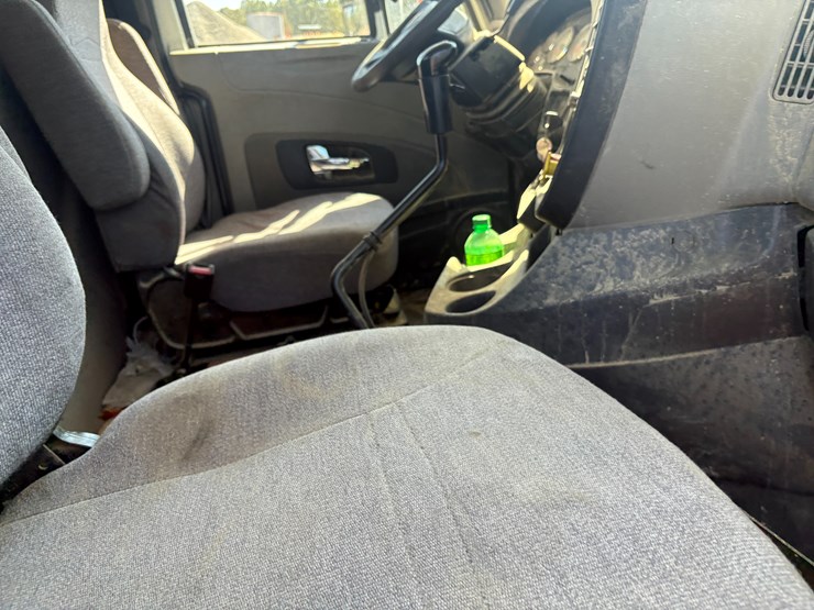 #22534-•-2014-freightliner-prostar-lf-687-t/a-daycab-truck-tractor-vin:-1hsdjsnr4eh099715-image-52