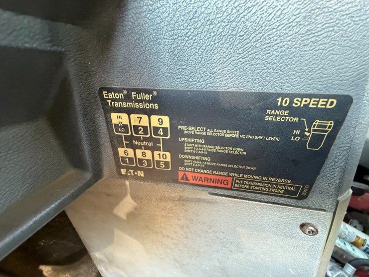 1995-mack-ch613-image-89