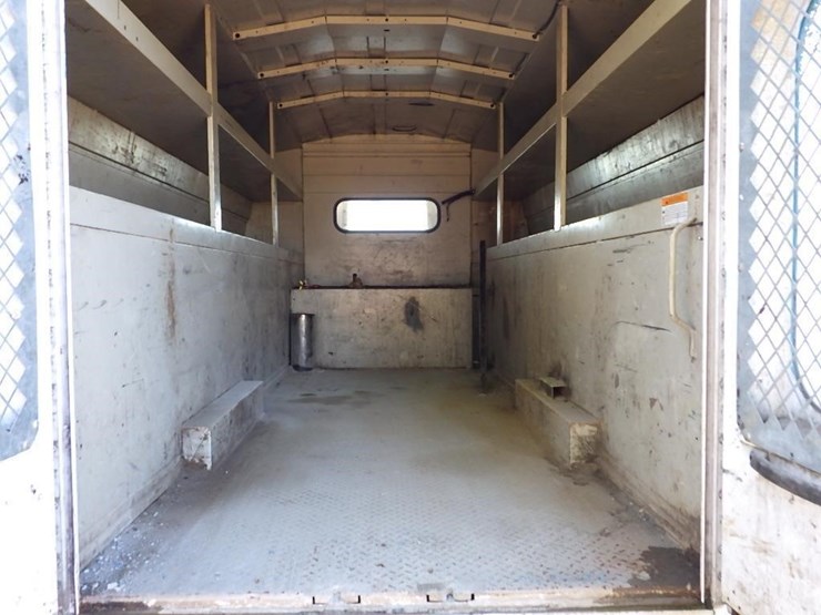 2002-freightliner-fl50-image-9