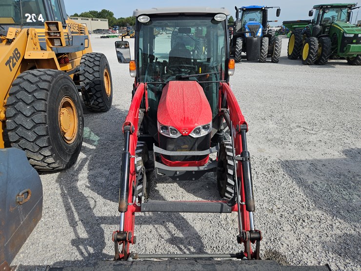 2021-massey-ferguson-1835m-image-4