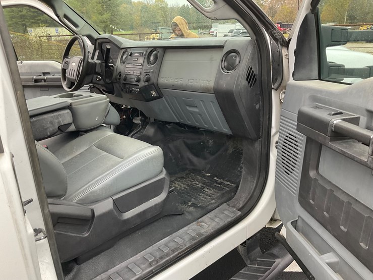 2011-ford-f450-image-16