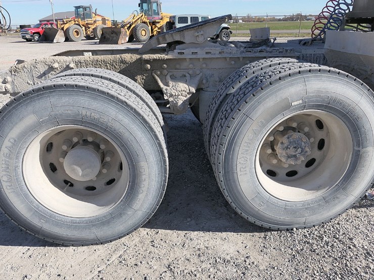 2004-mack-ch613-image-12