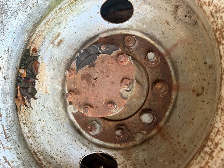 #22576-•-inop-1987-mack-r600k-t/a-single-cab-truck-tractor-vin:-1m3n231k8ht004087-image-8