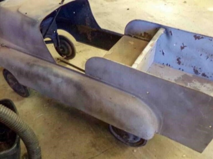 metal-pedal-car-image-3