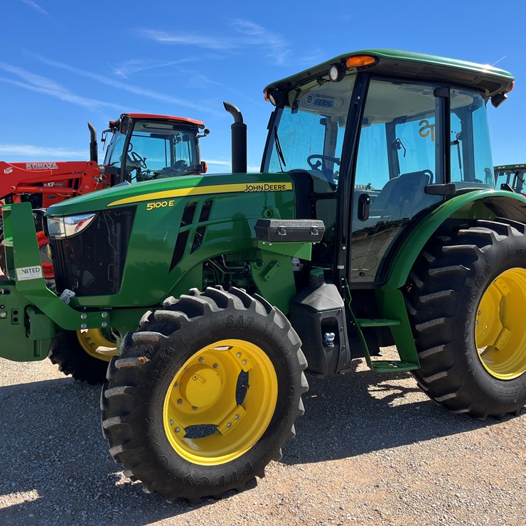 2020 JOHN DEERE 5100E