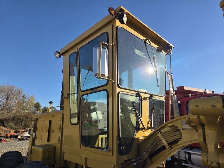 caterpillar-140-image-46