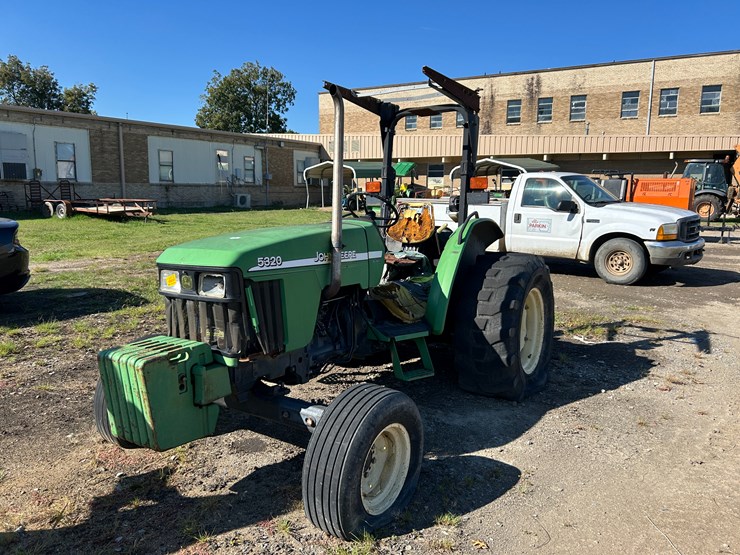 john-deere-5320-image-1