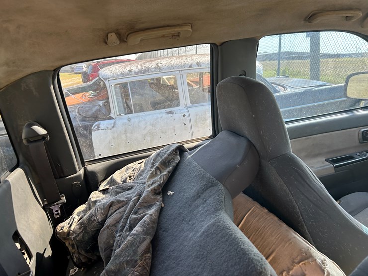 2004-gmc-canyon-image-11