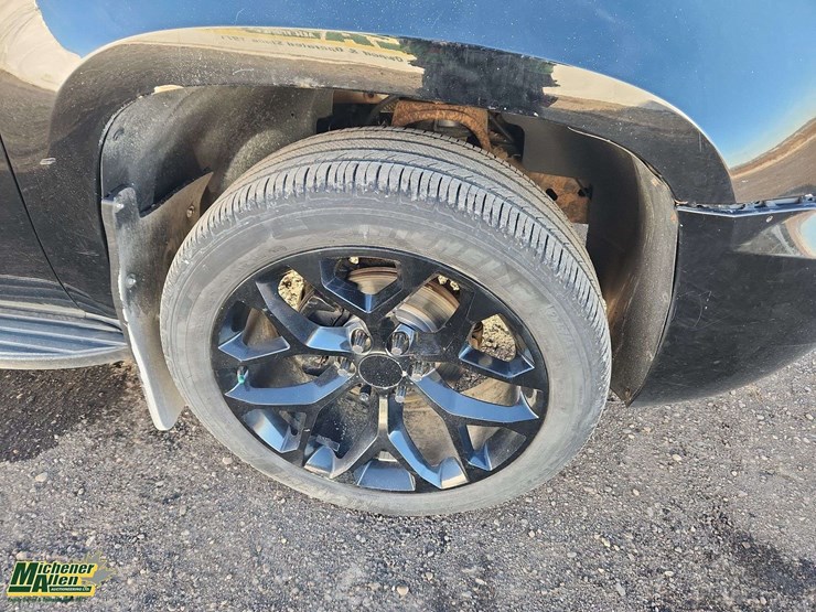 2013-chevrolet-tahoe-image-14