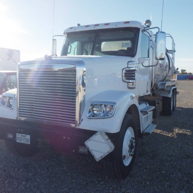 2016 FREIGHTLINER 122SD
