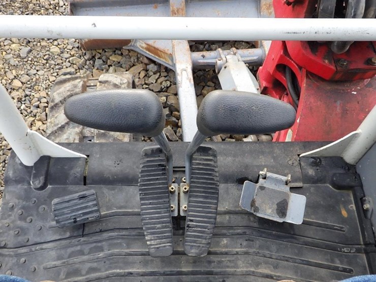 takeuchi-tb260-image-33