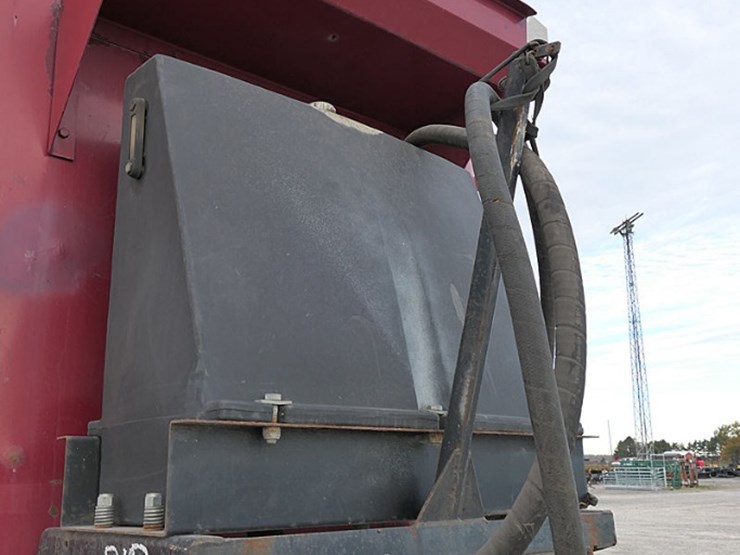 2000-summit-26'-tandem-demo-trailer,-sn:1s8sd2628y0010266,-barn-door-swing-image-21