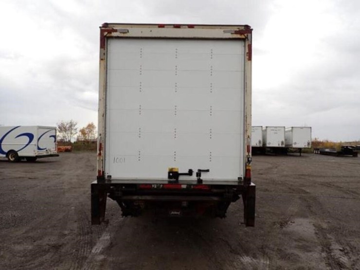 inoperable-2010-freightliner-m2106-business-class-image-6