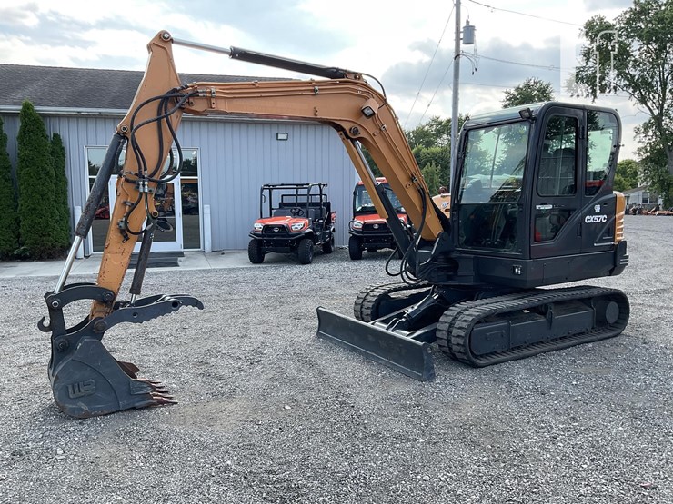 2018-case-cx57c-image-1