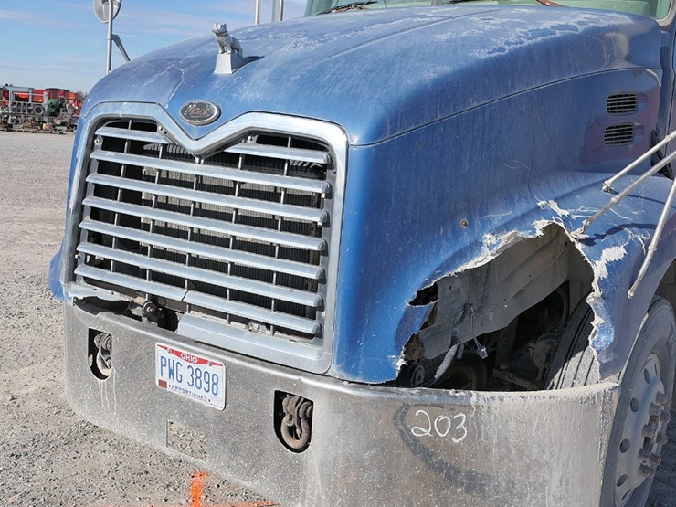 2004-mack-ch613-image-6