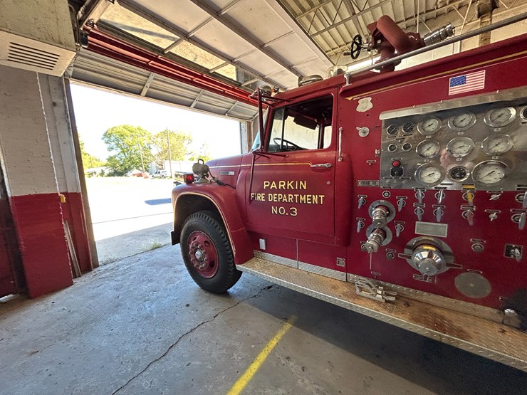 #22556-•-howe-load-star-1800-s/a-daycab-fire-truck-d0532ghb25589-image-13