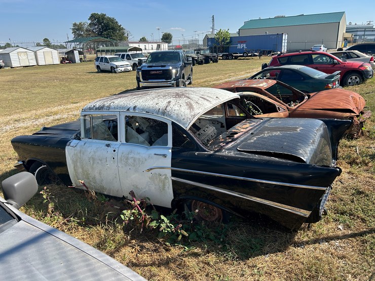 #22553-•-inop-1957-chevrolet-sedan-image-4