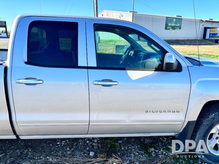 2015-chevrolet-silverado-image-41