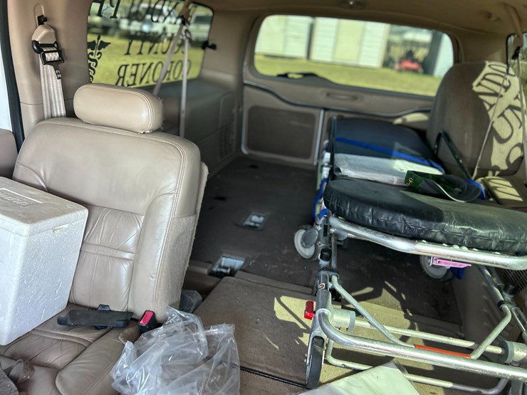 2000-ford-excursion-image-42