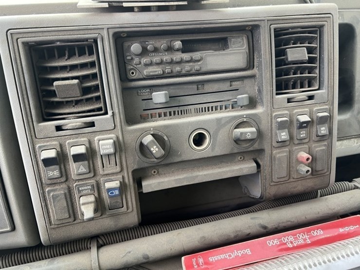 1997-ford-cf8000-image-29