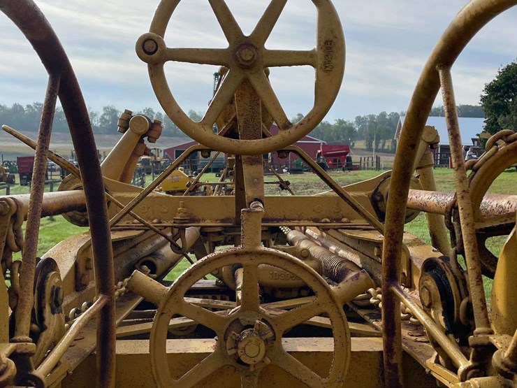 caterpillar-44-tow-grader-image-33