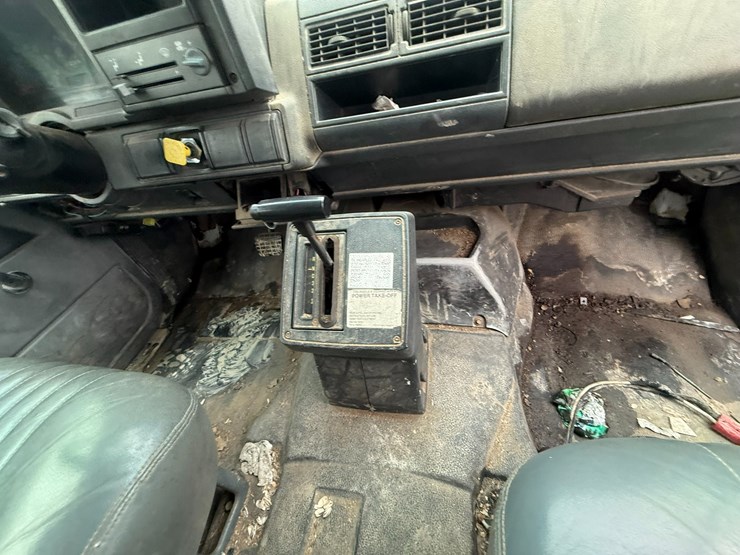 2002-caterpillar-3126-image-45