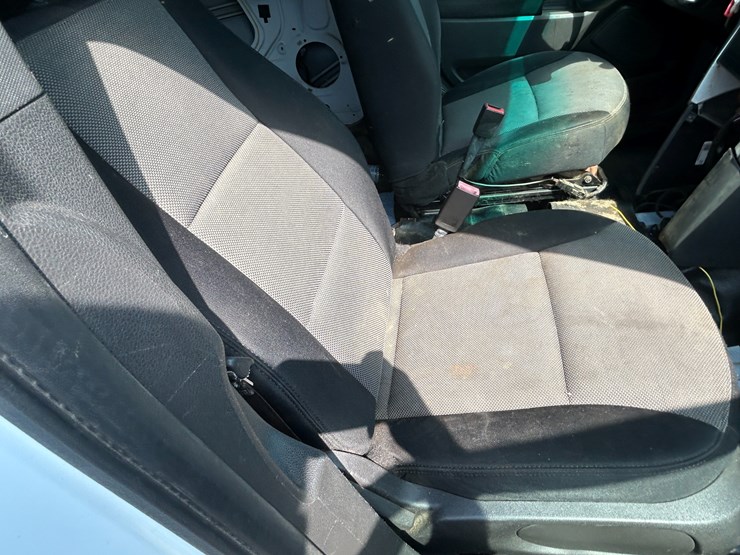 2013-ford-explorer-image-32