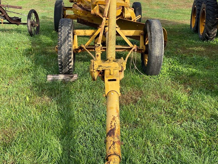 caterpillar-44-tow-grader-image-10