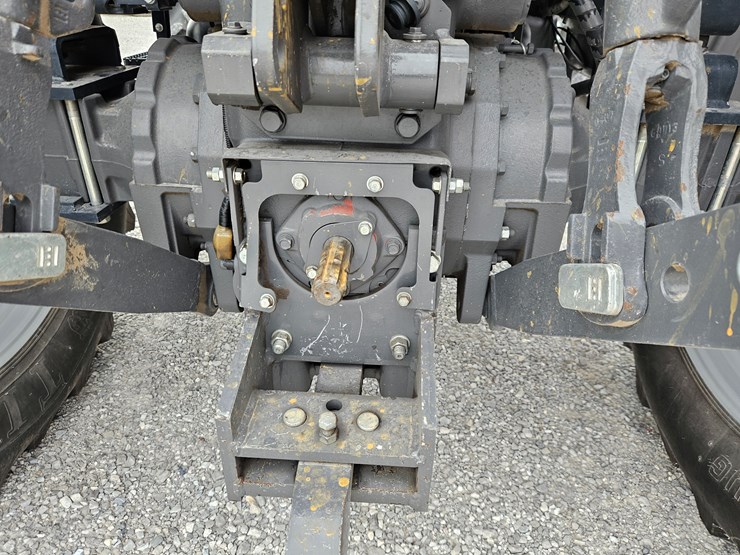 2014-massey-ferguson-4610-image-16