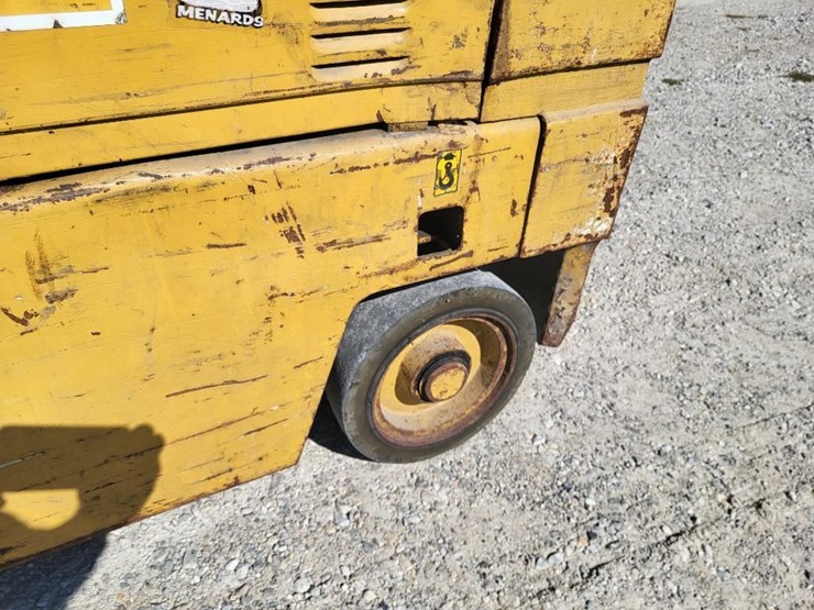 clark-t500-forklift-image-17