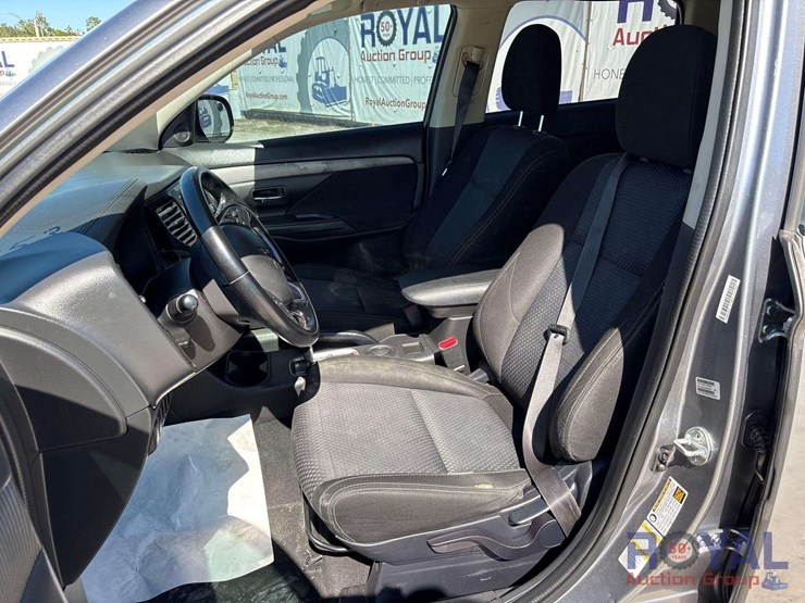 2016-mitsubishi-outlander-image-12