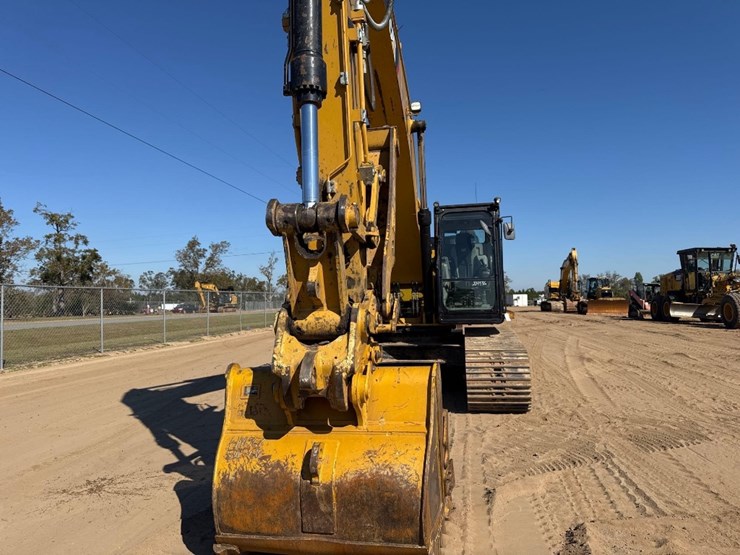 2019-caterpillar-330-image-7