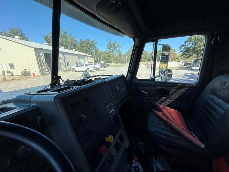 1995-mack-ch613-image-81