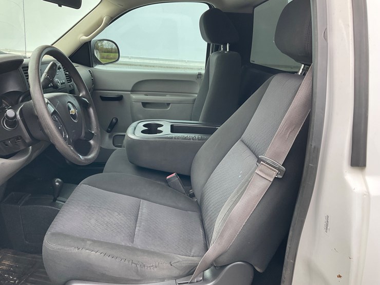 2013-chevrolet-silverado-image-15