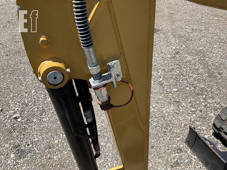 2022-caterpillar-300.9d-image-11