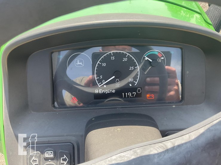 2020-john-deere-3025e-image-21