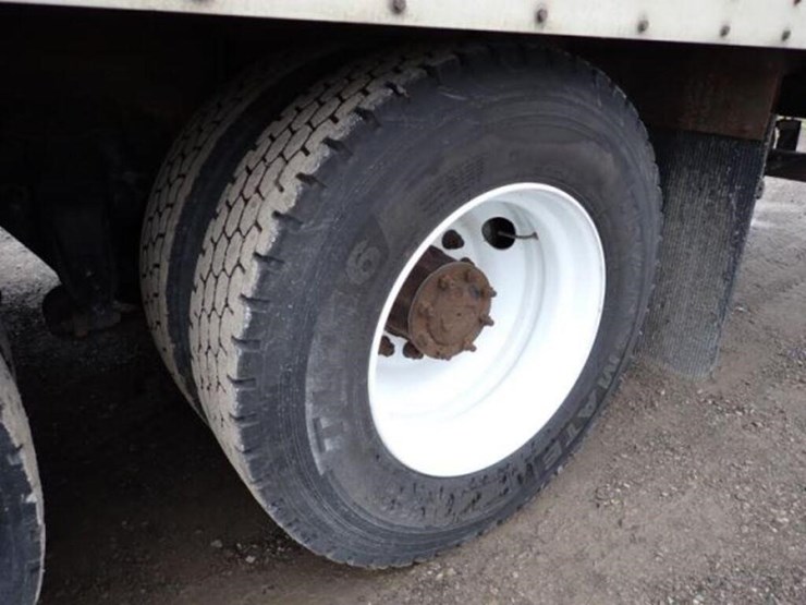 inoperable-2010-freightliner-m2106-business-class-image-44