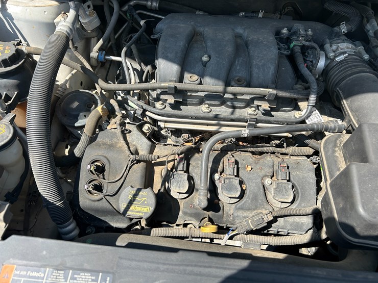 2013-ford-explorer-image-18