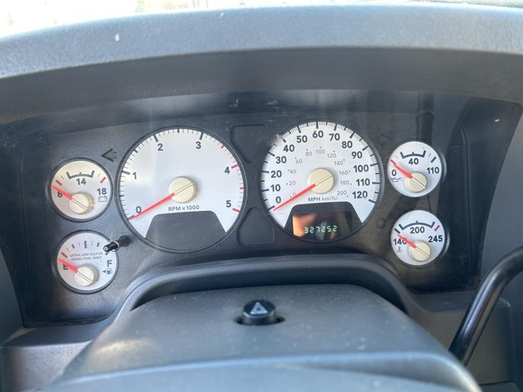 2008-dodge-3500-image-51