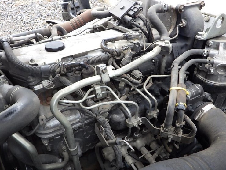 2009-isuzu-npr-image-19