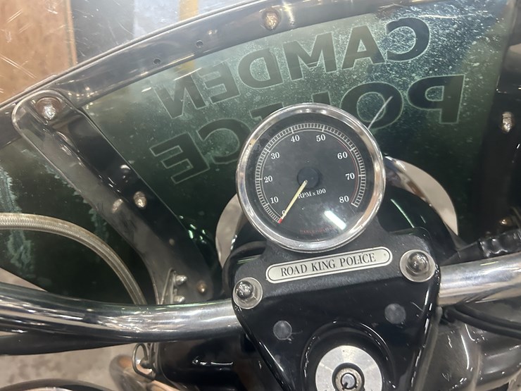 #27034-•-2003-harley-davidson-police-road-king-motorcycle-vin:-1hd1fhw183y736720-image-27