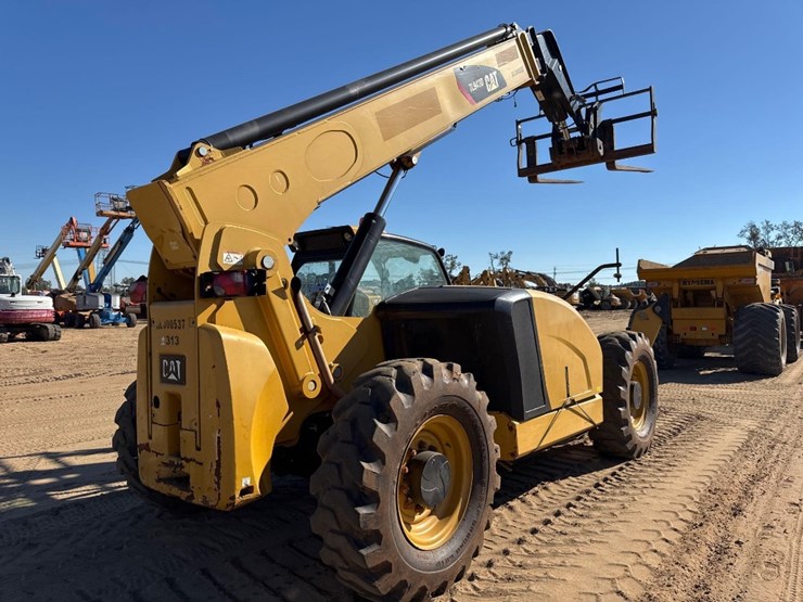 2017-caterpillar-tl943d-image-4