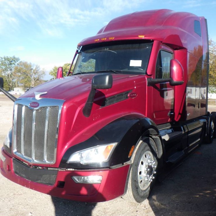 2023 PETERBILT 579
