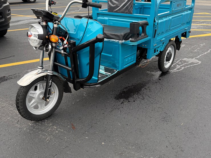 #152-•-iret13-electric-scooter-image-1