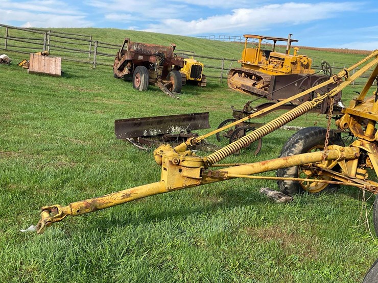 caterpillar-44-tow-grader-image-3